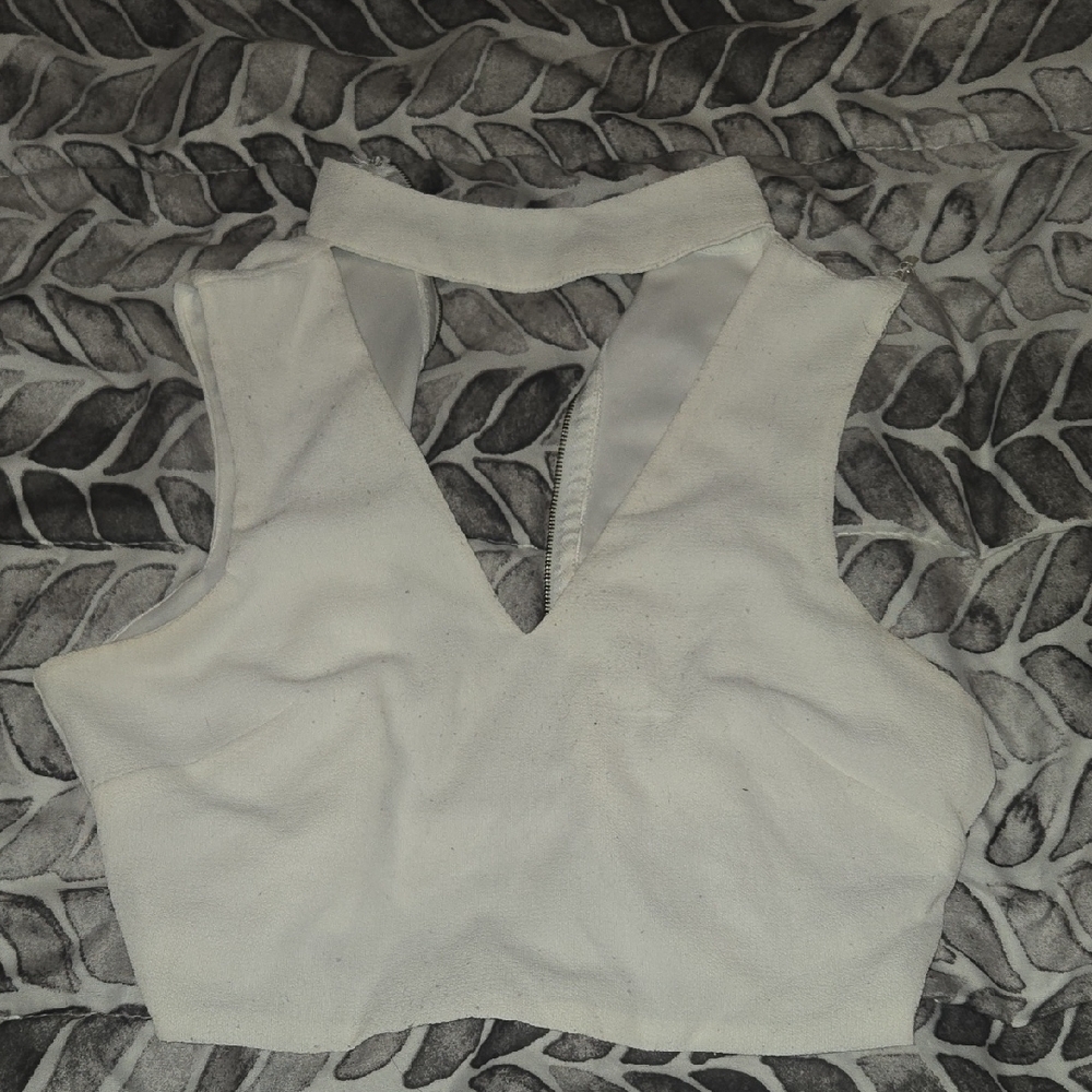 Revamped White V-Neck Crop Top